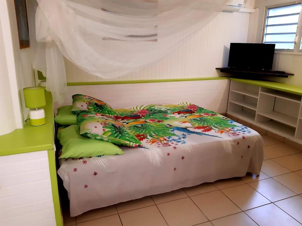 Apartamento Sainte-Luce 2 T1 Hibiscus Et Colibris Exterior foto